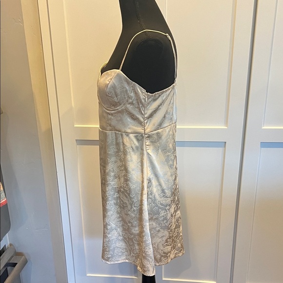 Princess Polly Princess Polly Gold Asian Cream Mini Size 8 - Picture 5 of 10